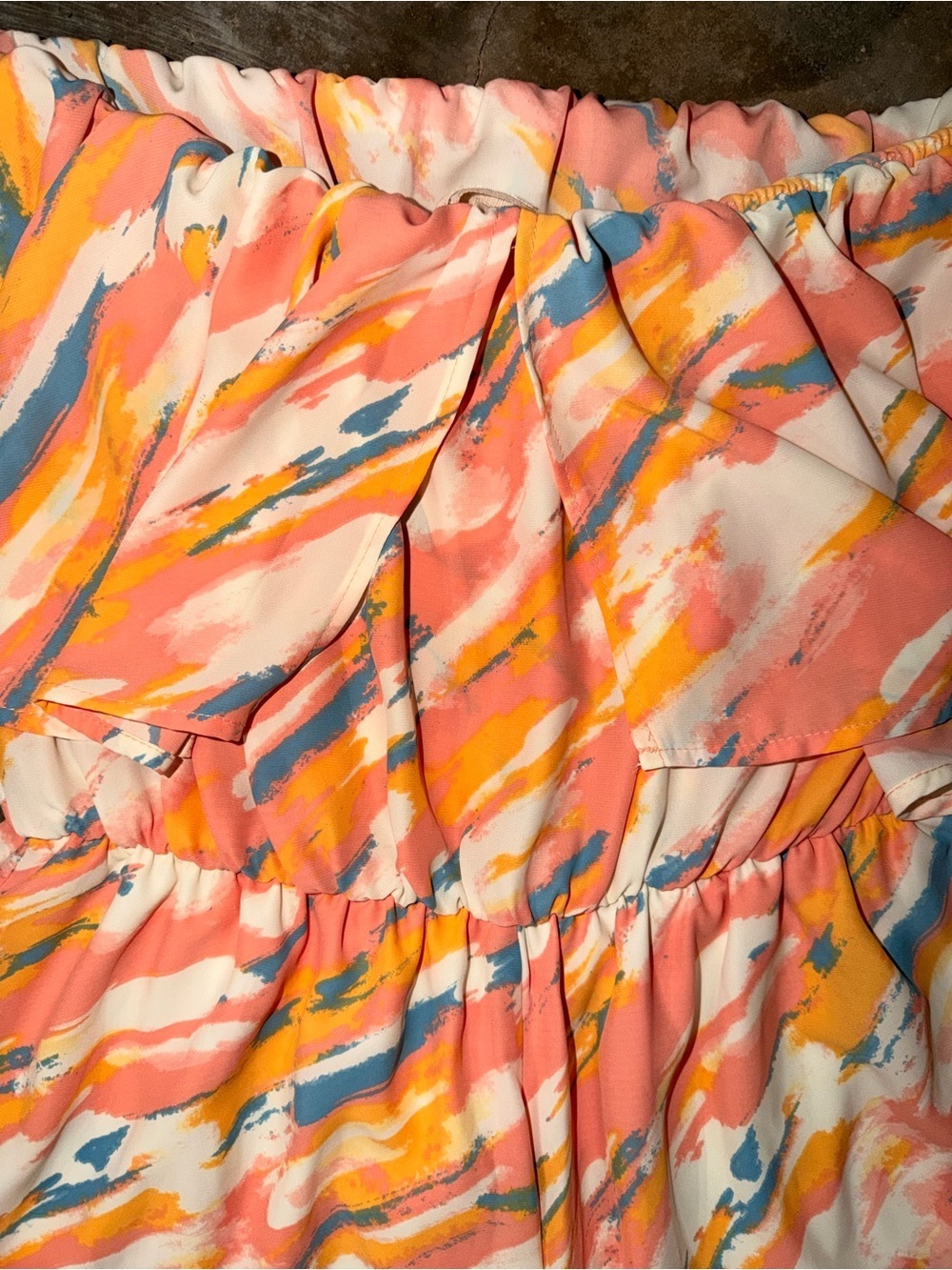 Strapless Ruffle Romper Coral Abstract Print Resort Beach Vacation Summer L NWT - Picture 3 of 9